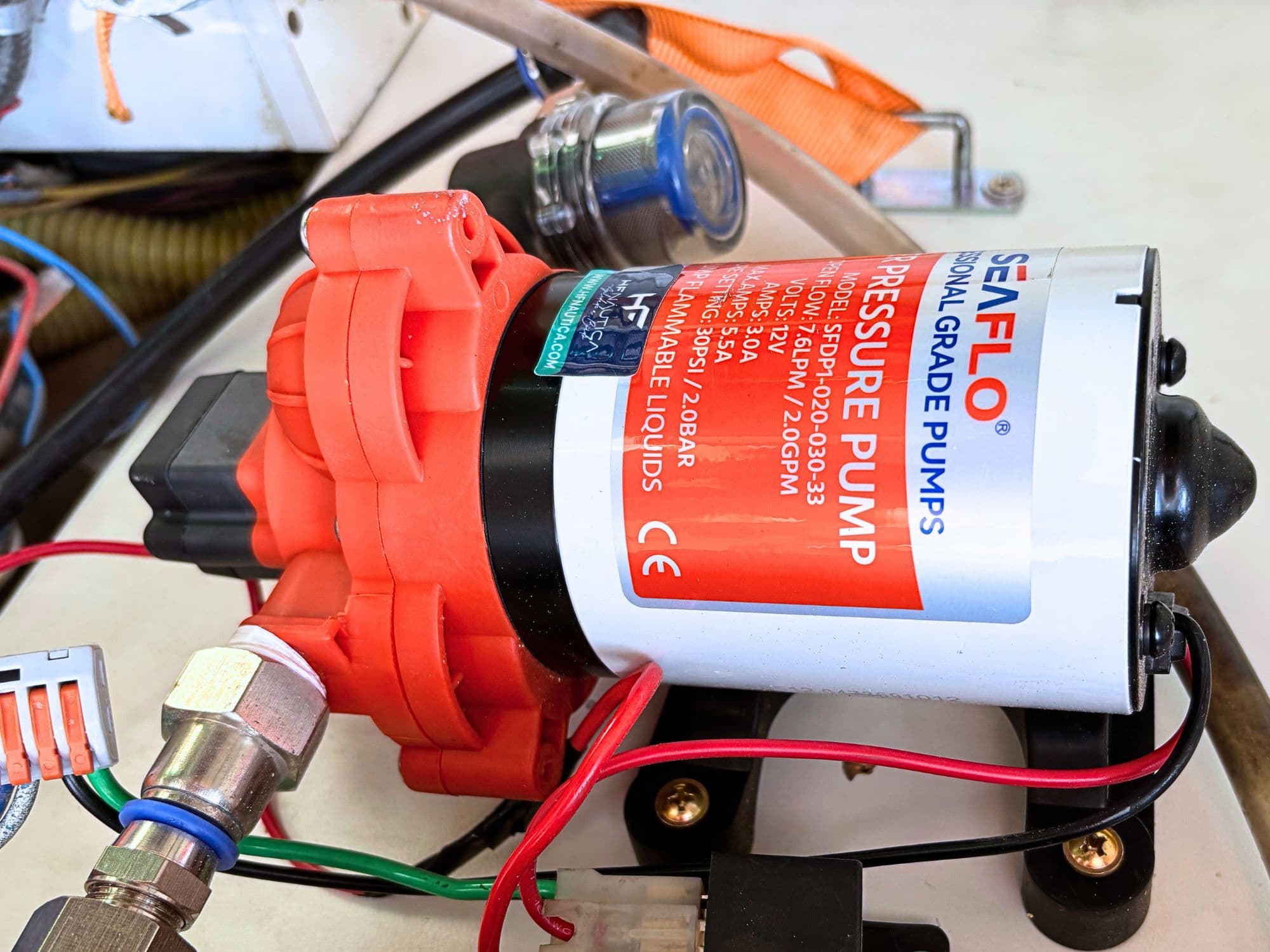 Bomba pressurizadora Seaflo 2.0 GPM 12V — uso geral